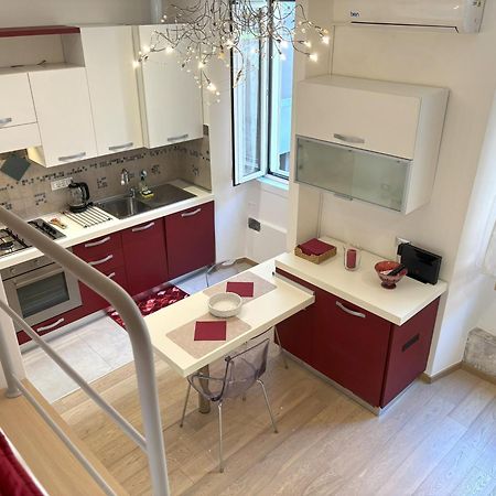 Red Velvet Apartment Trieste Bagian luar foto