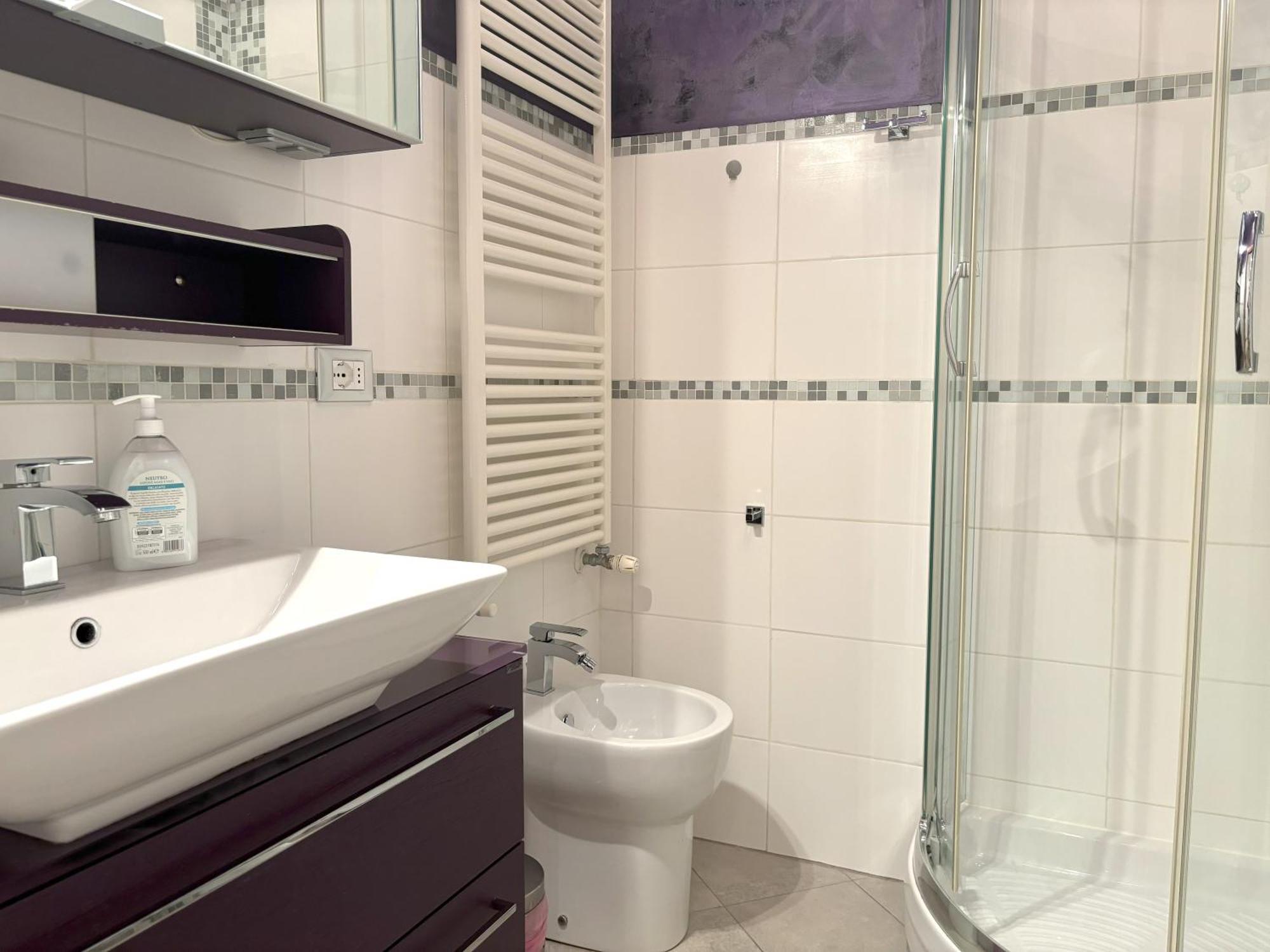 Red Velvet Apartment Trieste Bagian luar foto
