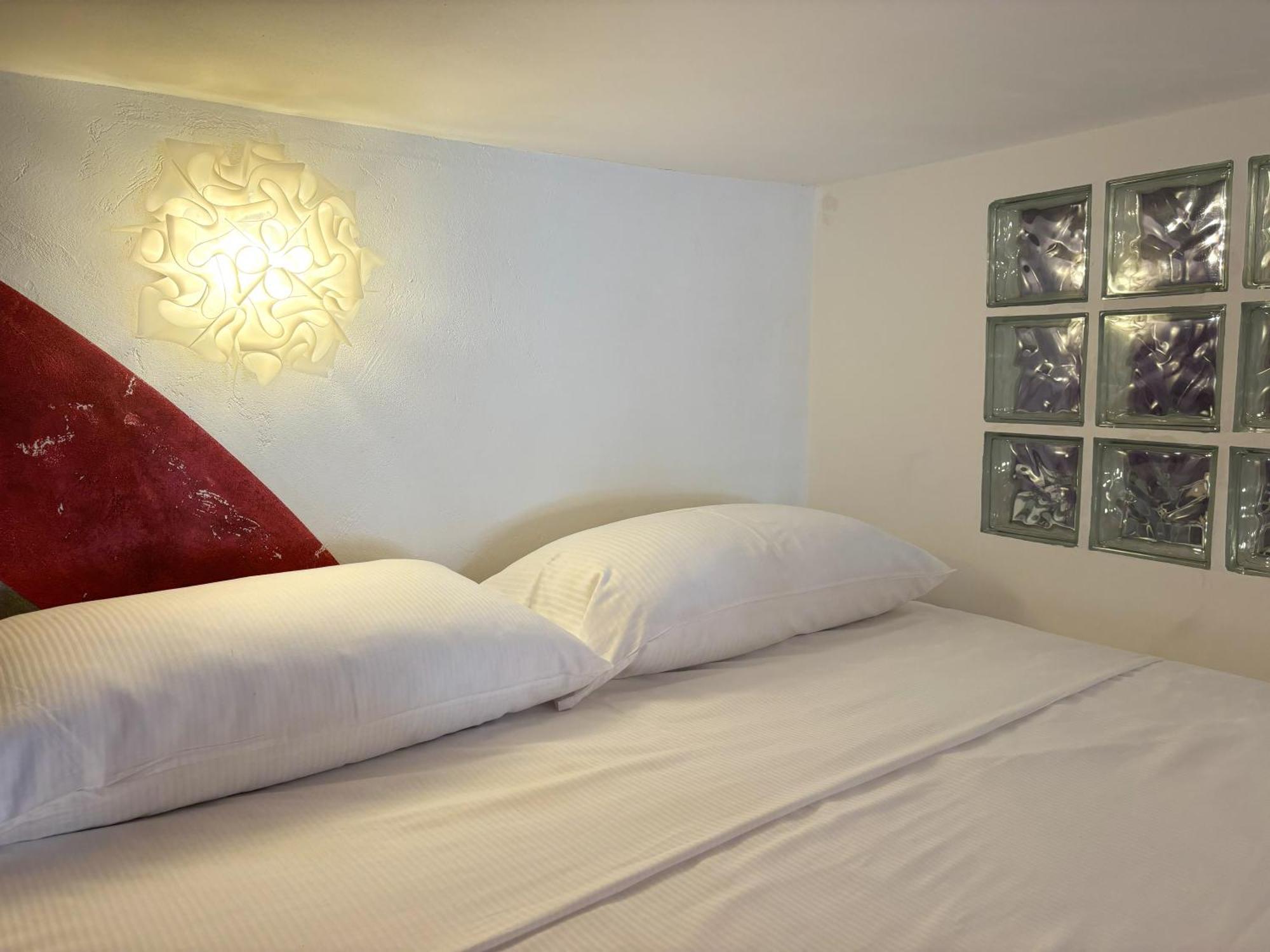 Red Velvet Apartment Trieste Bagian luar foto