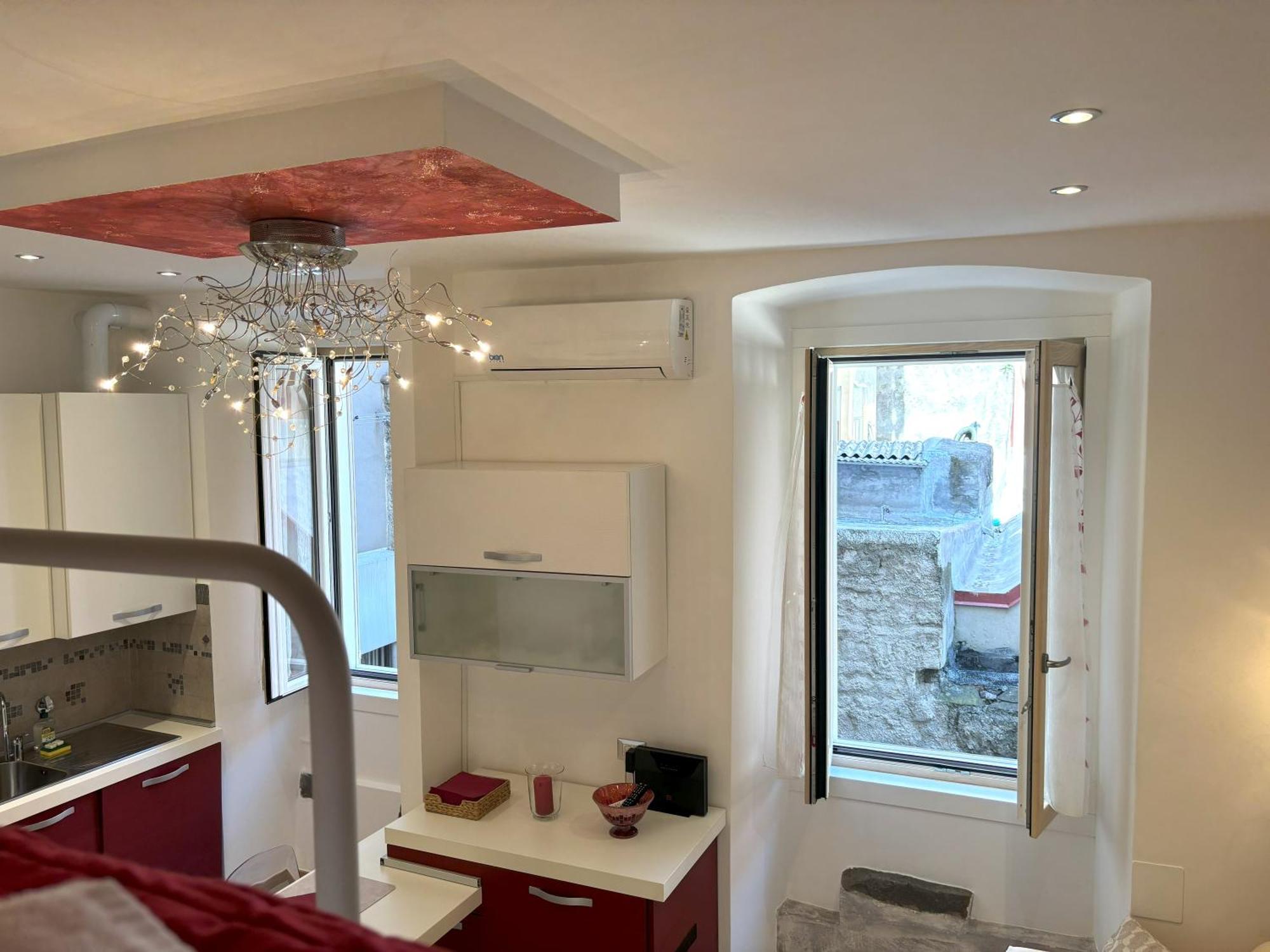 Red Velvet Apartment Trieste Bagian luar foto