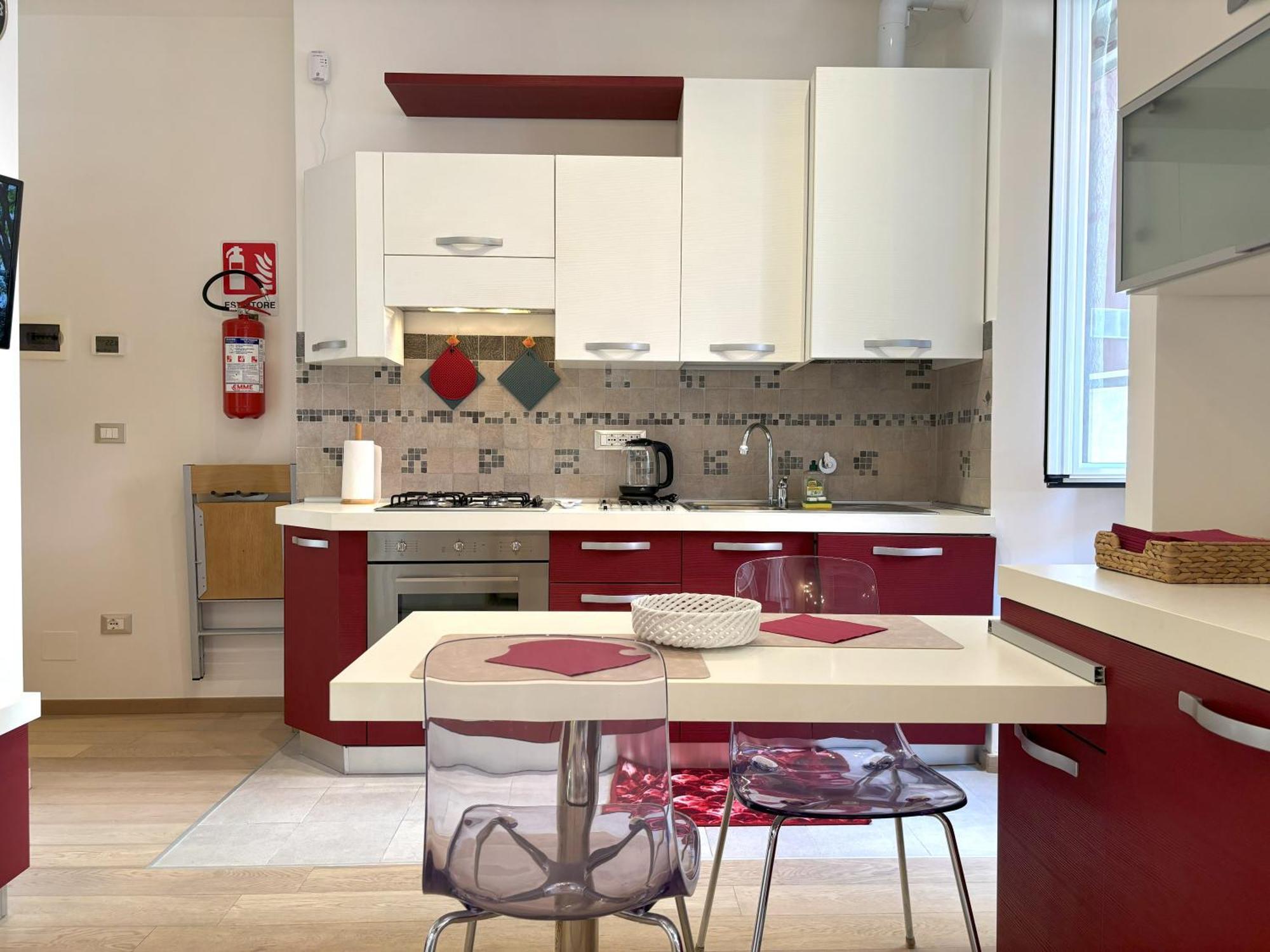 Red Velvet Apartment Trieste Bagian luar foto