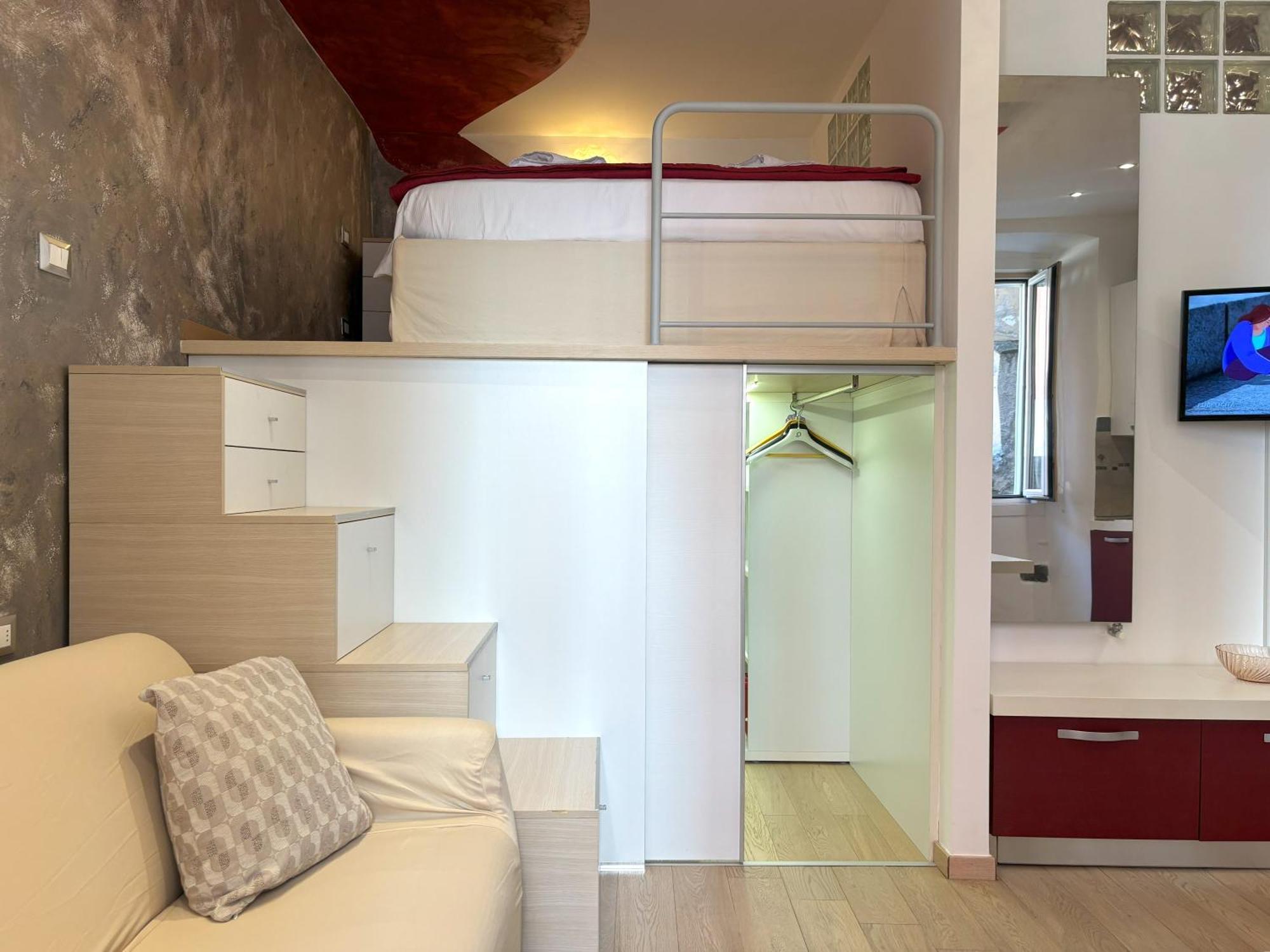 Red Velvet Apartment Trieste Bagian luar foto