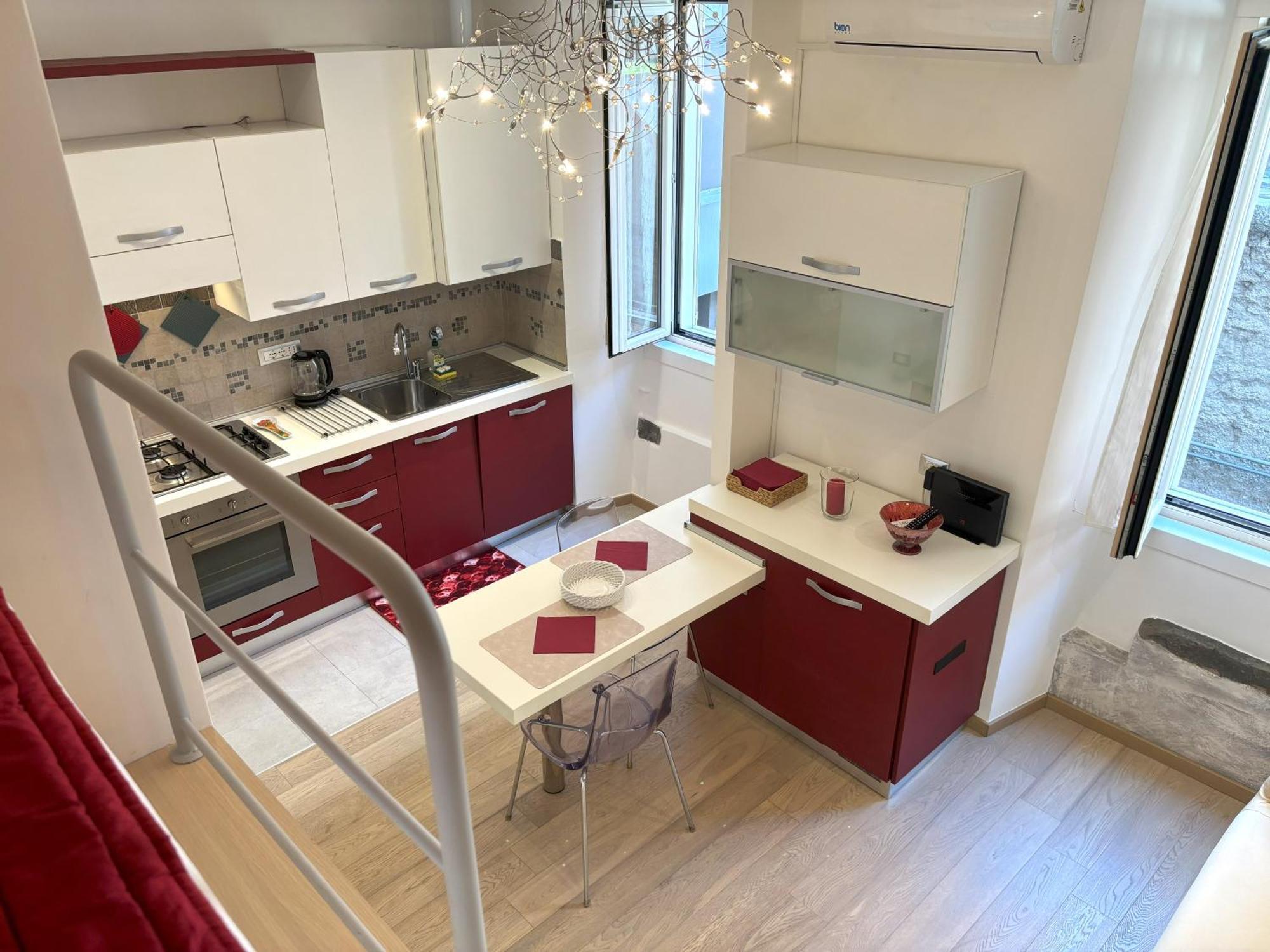 Red Velvet Apartment Trieste Bagian luar foto